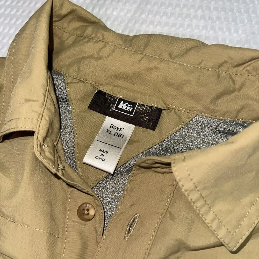 REI Boys Khaki Button Up Long Sleeve Shirt 18 XL Nylon Quick-Dry